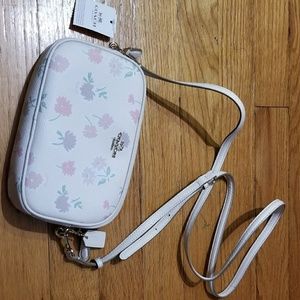 Coach Daisy Crossbody Bag/ Clutch